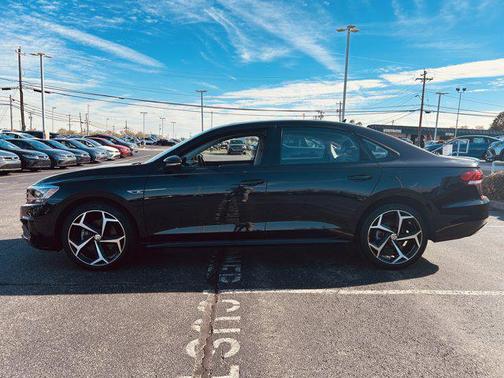 2020 Volkswagen Passat 2.0T R-Line