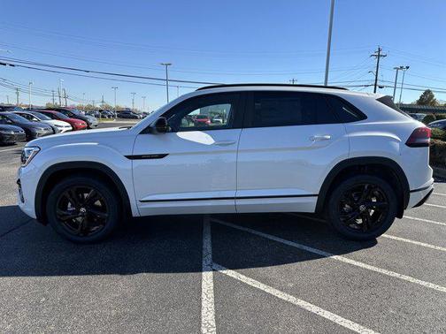 2026 Volkswagen Atlas Cross Sport 2.0T SEL