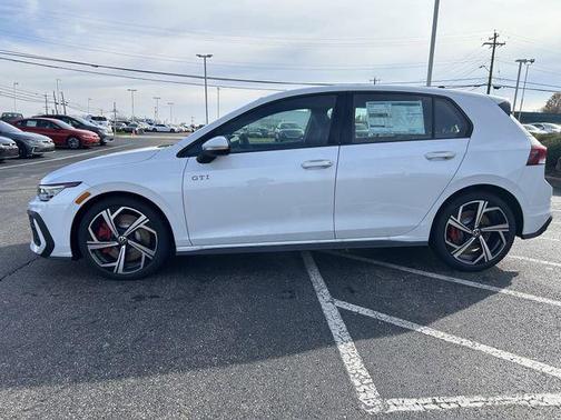 White Pearl 2026 Volkswagen Golf GTI 2.0T SE DSG
