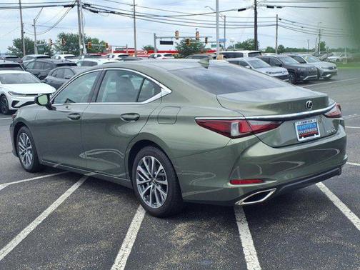 2023 Lexus ES 350 Base
