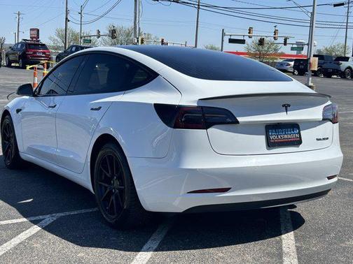 Pearl White Multi-Coat 2018 Tesla Model 3 Long Range
