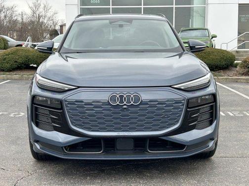 2025 Audi Q6 e-tron Prestige quattro
