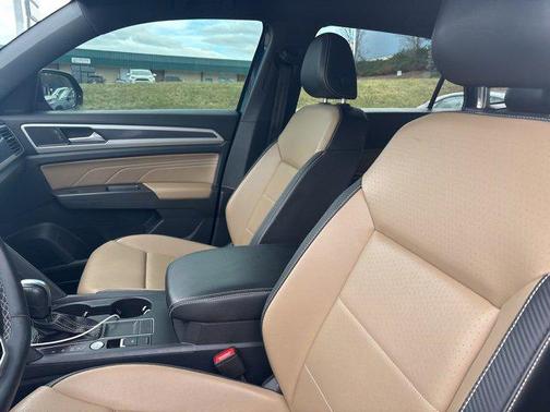 2022 Volkswagen Atlas Cross Sport 2.0T SE