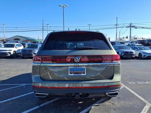 2025 Volkswagen Atlas 2.0T SE w/Technology 4MOTION