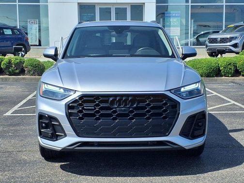 2022 Audi Q5 45 S line Premium Plus