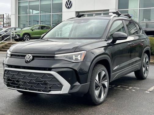 Deep Black Pearl 2026 Volkswagen Taos SE