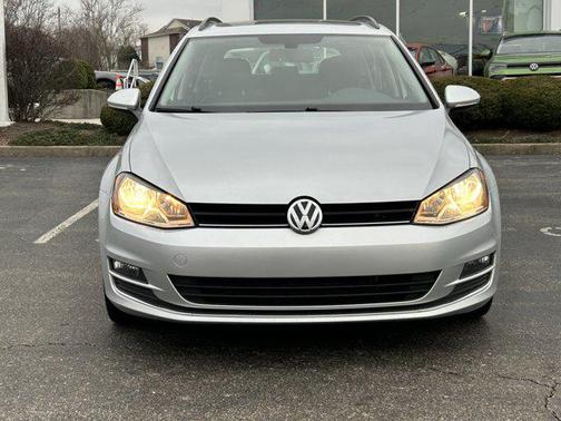 2017 Volkswagen Golf SportWagen TSI SE