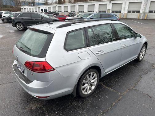 2017 Volkswagen Golf SportWagen TSI SE