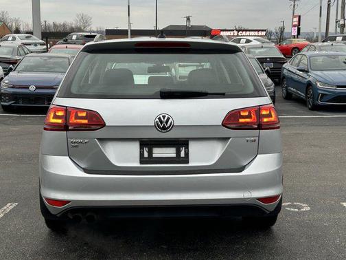 2017 Volkswagen Golf SportWagen TSI SE