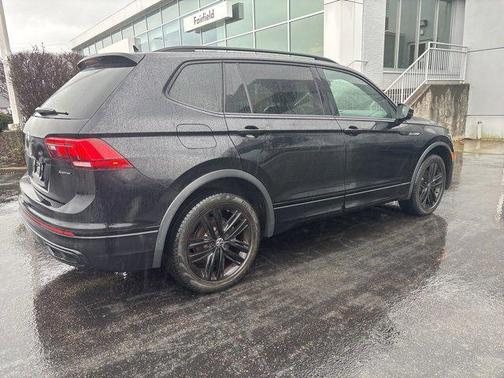 2022 Volkswagen Tiguan 2.0T SE R-Line Black 4MOTION