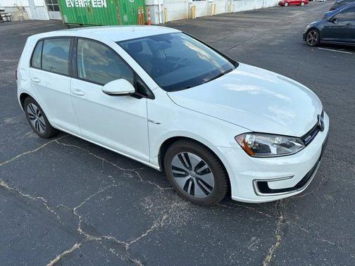 2016 Volkswagen e-Golf SE