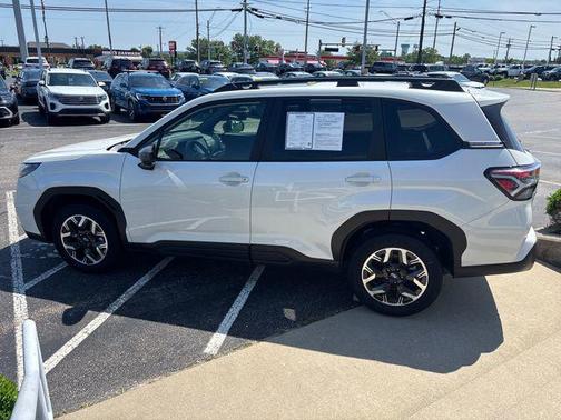 Crystal White Pearl 2025 Subaru Forester Premium