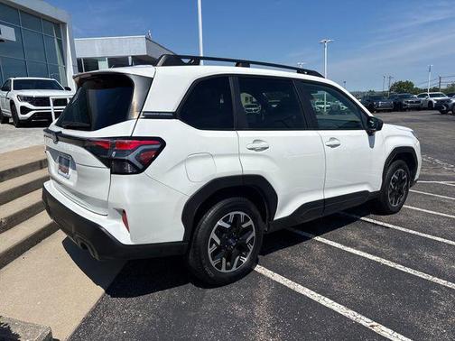 Crystal White Pearl 2025 Subaru Forester Premium