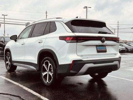 2025 Volkswagen Tiguan 2.0T SE 4MOTION