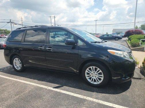 2015 Toyota Sienna XLE