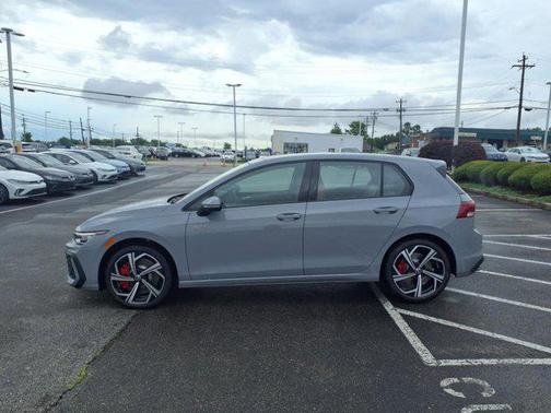 2025 Volkswagen Golf GTI 2.0T SE DSG