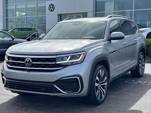 Silver Metallic 2022 Volkswagen Atlas 3.6L SEL Premium