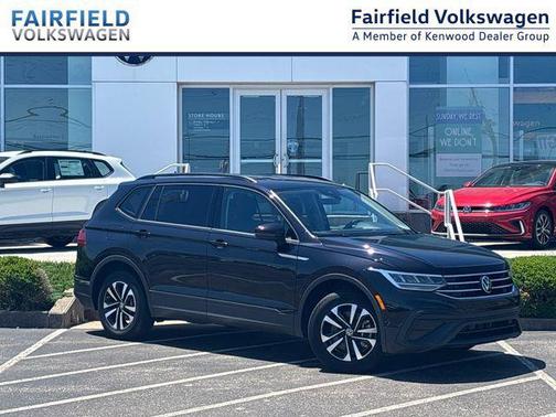 Deep Black Pearl 2023 Volkswagen Tiguan 2.0T S