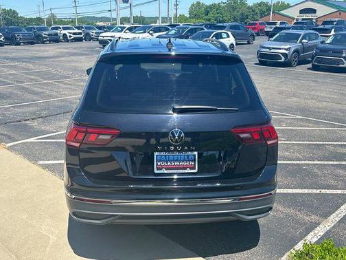 Deep Black Pearl 2023 Volkswagen Tiguan 2.0T S