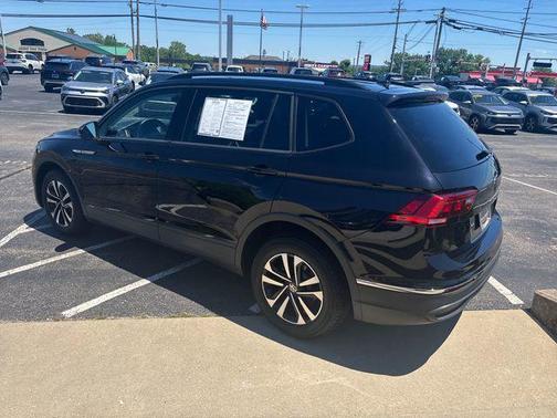 Deep Black Pearl 2023 Volkswagen Tiguan 2.0T S