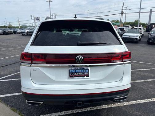 Pure White 2024 Volkswagen Atlas 2.0T SE w/Technology