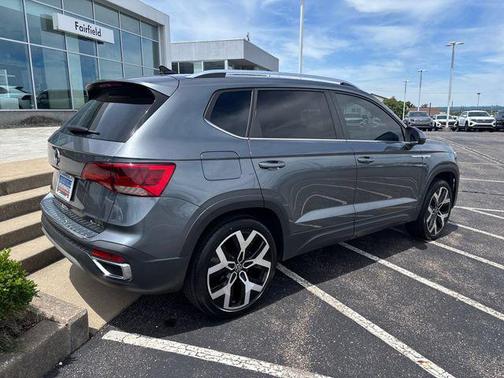 Platinum Gray Metallic 2023 Volkswagen Taos 1.5T SEL