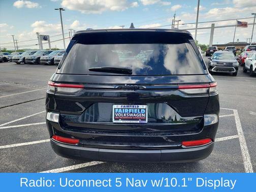 Diamond Black Crystal Pearlcoat 2024 Jeep Grand Cherokee Limited