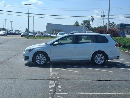 2017 Volkswagen Golf SportWagen TSI S