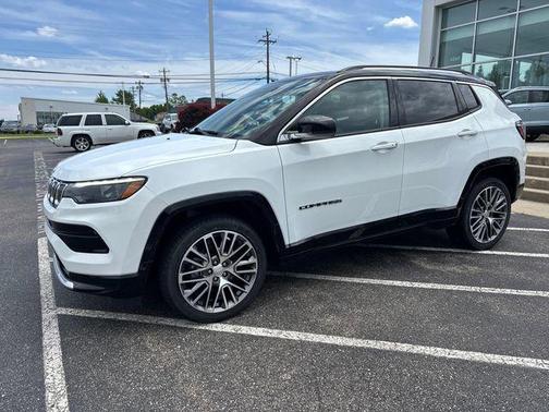 Bright White Clearcoat 2022 Jeep Compass Limited