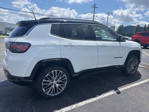 Bright White Clearcoat 2022 Jeep Compass Limited