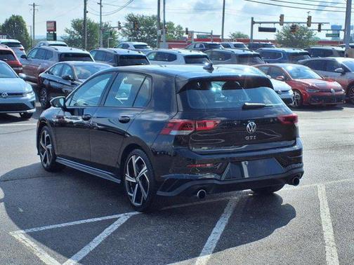 2024 Volkswagen Golf GTI 2.0T SE DSG