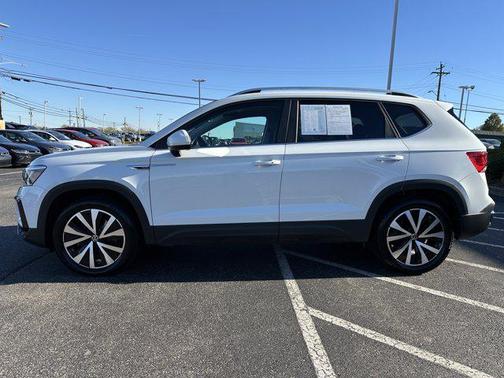 2022 Volkswagen Taos 1.5T SE