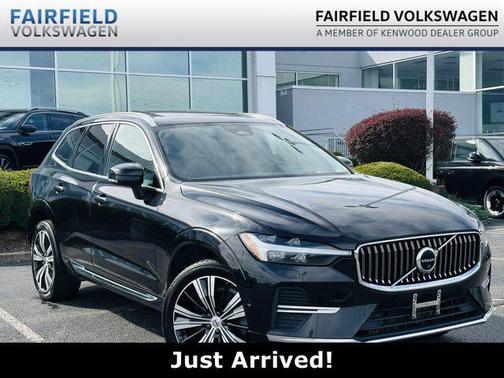 2022 Volvo XC60 B6 Inscription