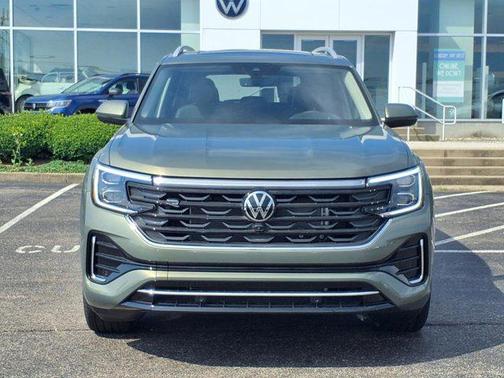 2025 Volkswagen Atlas 2.0T SEL Premium R-Line 4MOTION