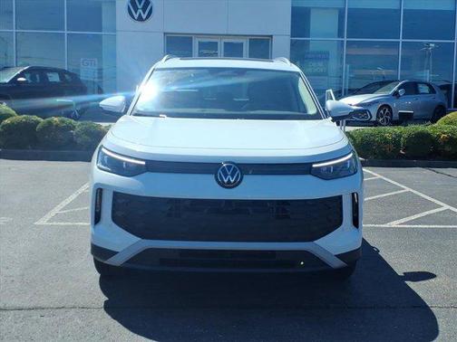 2025 Volkswagen Tiguan 2.0T SE 4MOTION