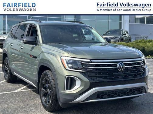 Avocado Green Pearl 2025 Volkswagen Atlas 2.0T Peak Edition