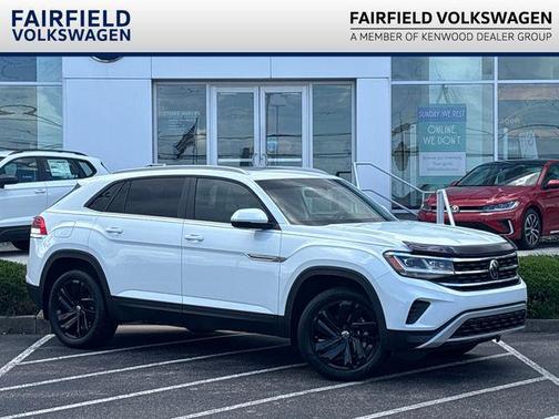 Pure White 2022 Volkswagen Atlas Cross Sport 3.6L V6 SE w/Technology