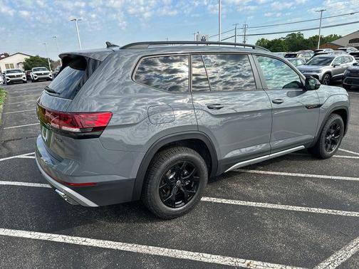 pure gray 2026 Volkswagen Atlas Peak Edition