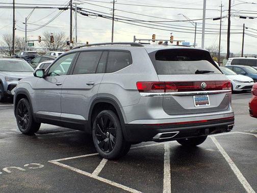 2025 Volkswagen Atlas 2.0T SE w/Technology 4MOTION