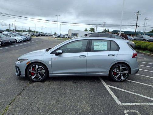 2025 Volkswagen Golf GTI 2.0T SE DSG