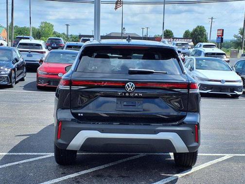2025 Volkswagen Tiguan 2.0T SE