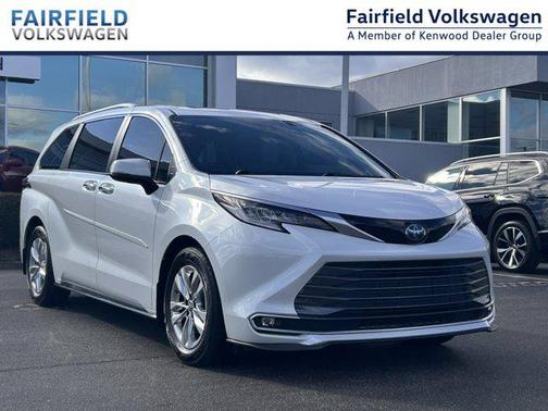 2023 Toyota Sienna Limited