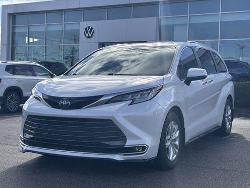 2023 Toyota Sienna Limited