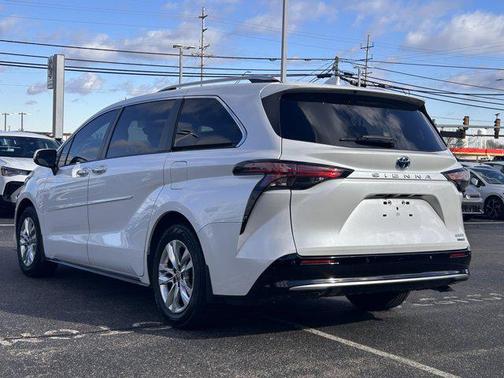 2023 Toyota Sienna Limited