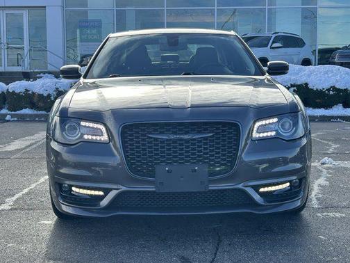 2023 Chrysler 300 Touring