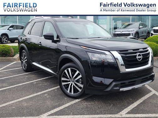 Super Black 2025 Nissan Pathfinder Platinum FWD
