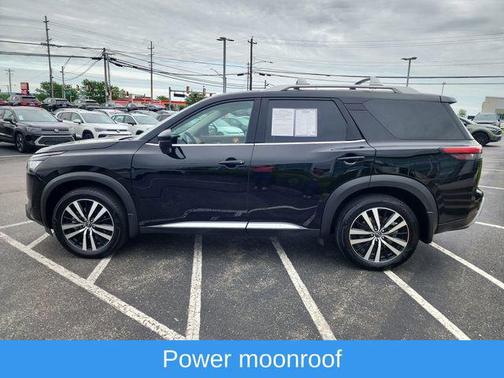 Super Black 2025 Nissan Pathfinder Platinum FWD
