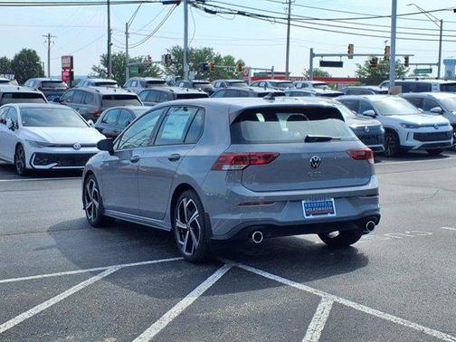 2025 Volkswagen Golf GTI 2.0T SE DSG