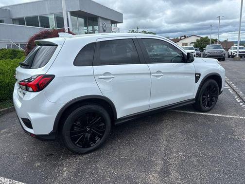 White Diamond 2024 Mitsubishi Outlander Sport 2.0 LE