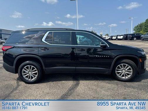 Black Metallic 2023 Chevrolet Traverse LT Cloth